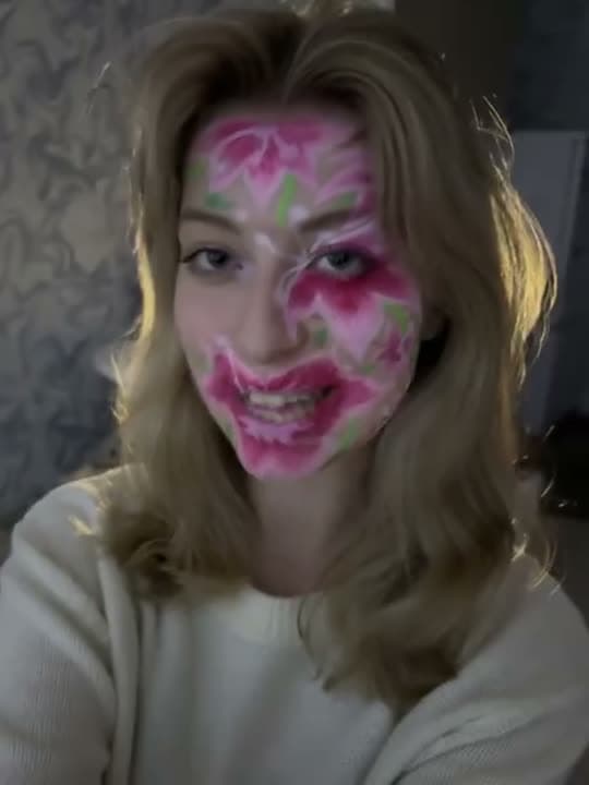 Яна Ф — ролик 1