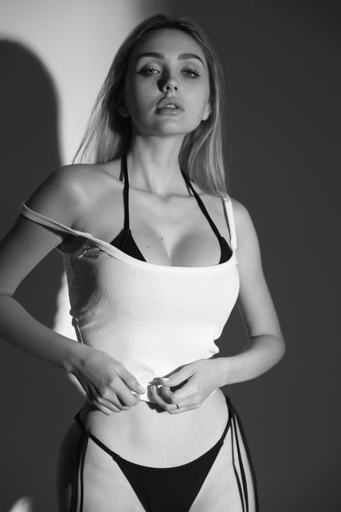 Яна — кадр 2